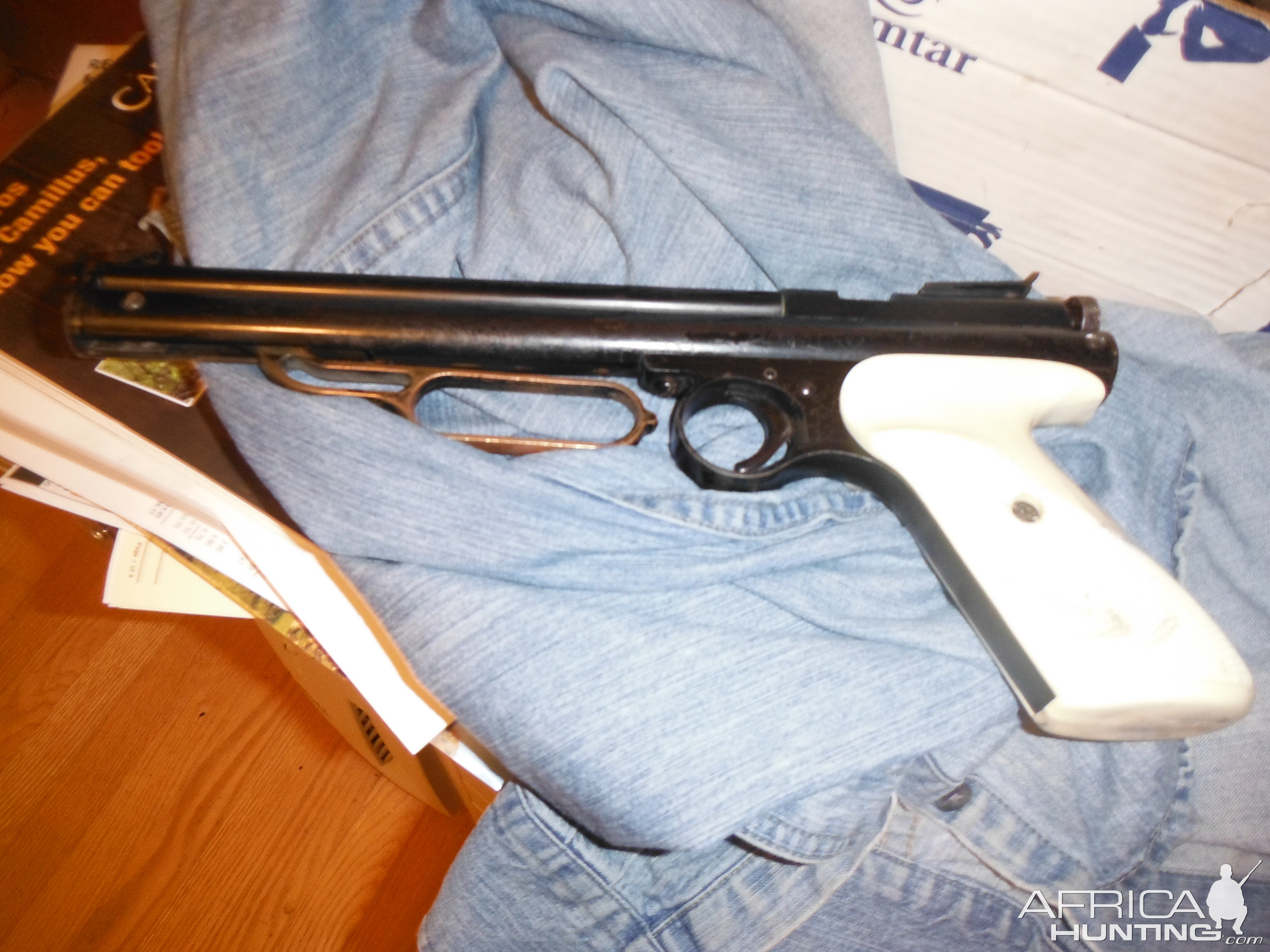 Crosman 106 (1945 -53 ) Pellet pistol