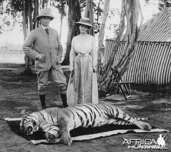 Lord and Lady Curzon with Tiger shot in India, 1903