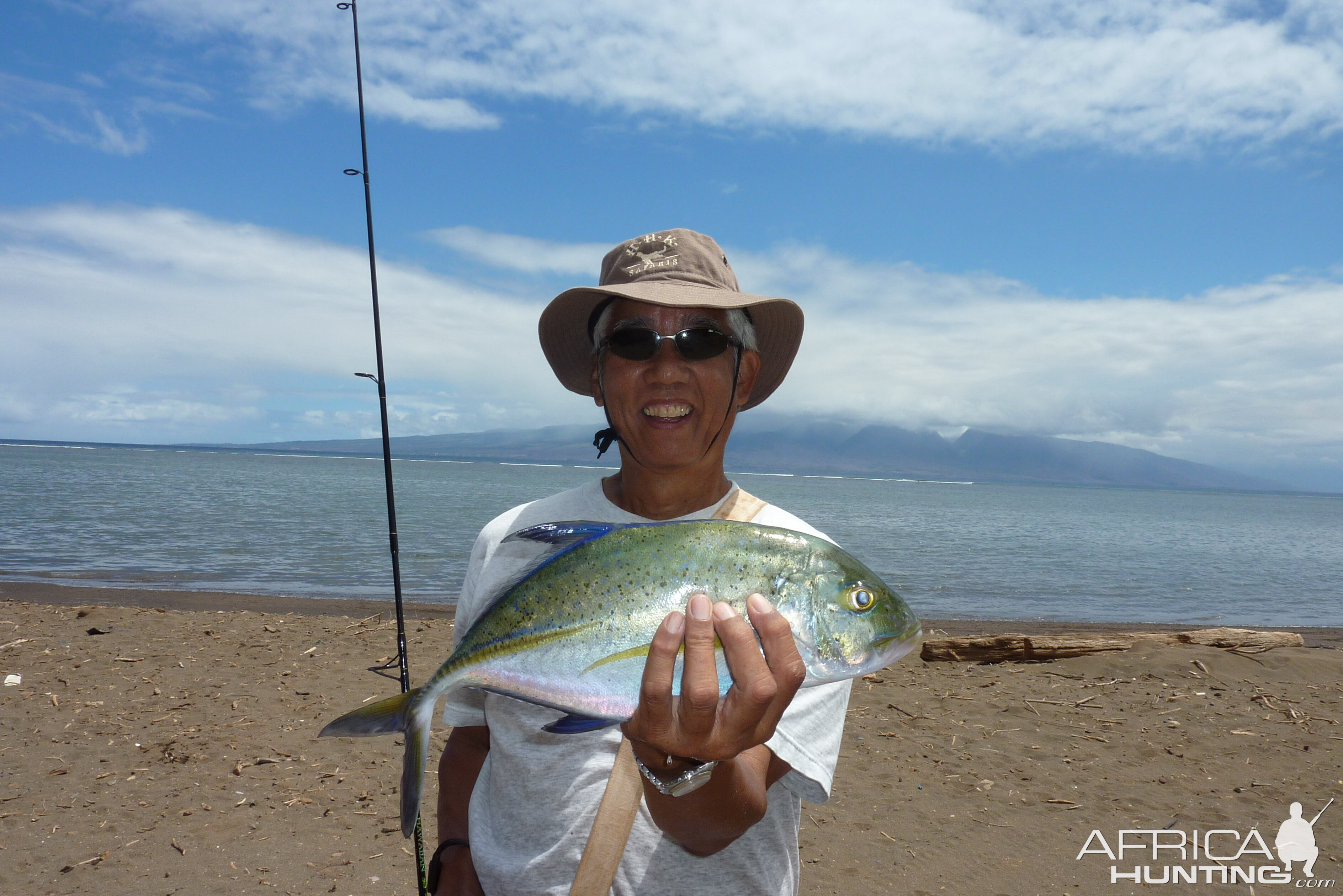 Shoreline fishing in Hawaii