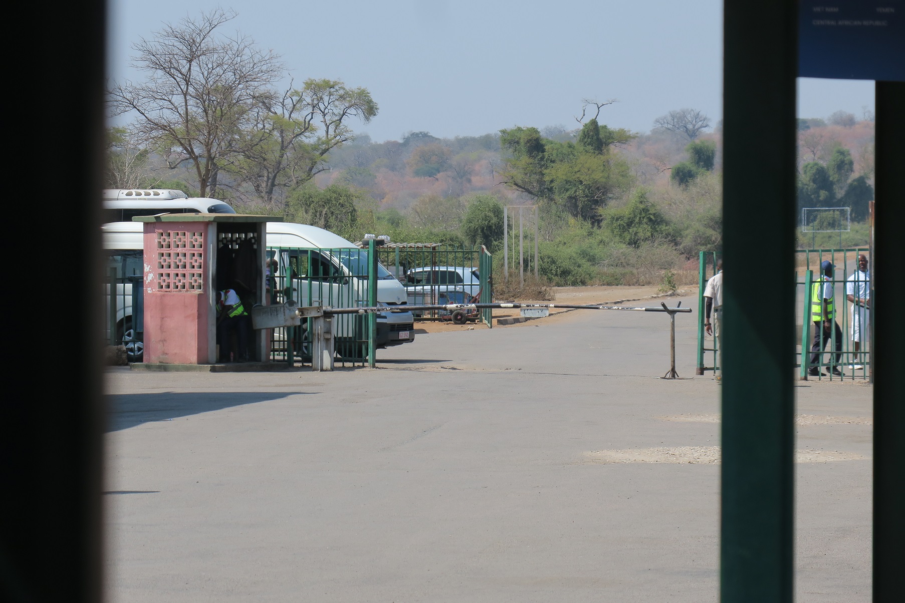 01 Zim border 1.JPG