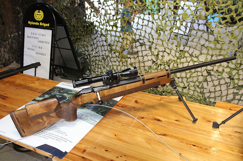 800px-7,62_Tarkkuuskivääri_85_Lippujuhlan_päivä_2013.JPG
