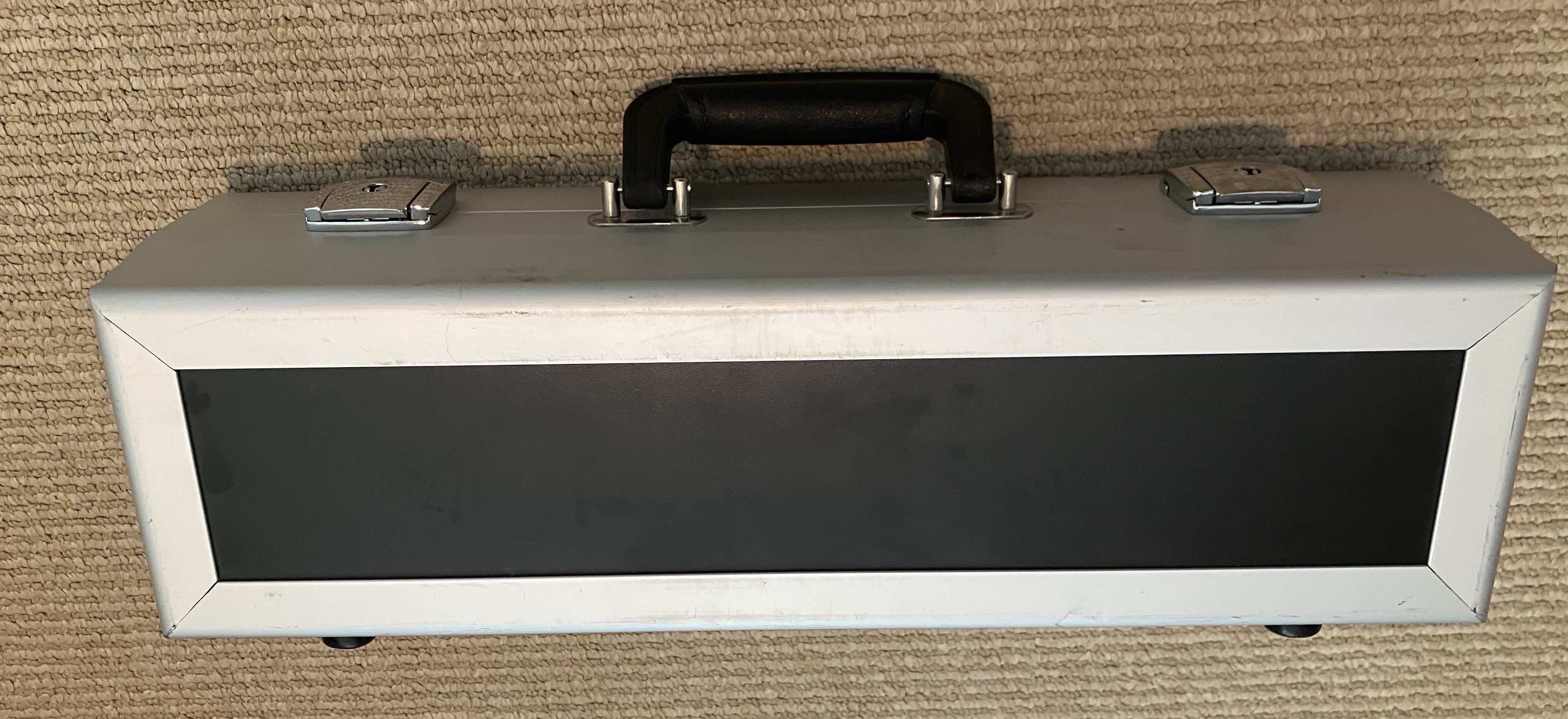 Americase Small 04.jpg