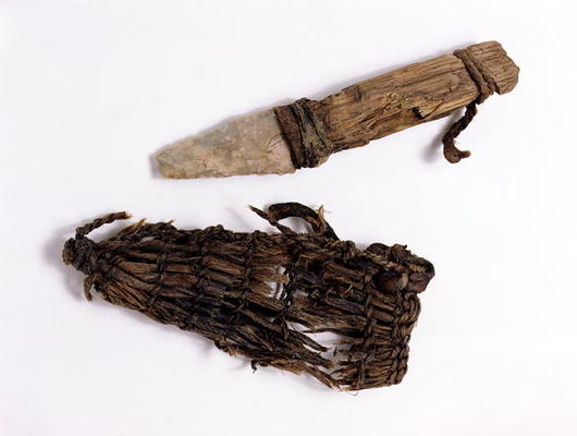 dagger_and_scabbard_found_with_hi.jpg