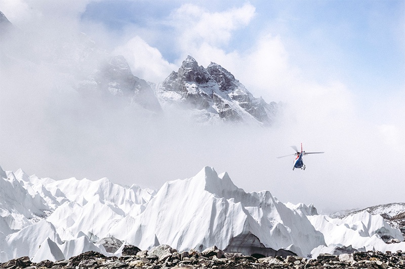 Everest-rescue-service.jpg