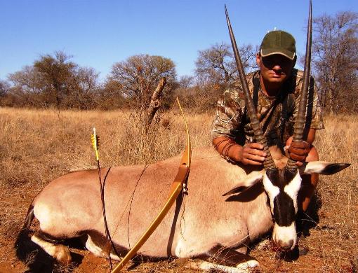 Gemsbok Long bow.jpg