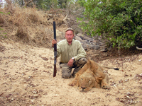 Guide_de_chasse_Cameroun_-_Chasse_du_lion-200-150[1].jpg