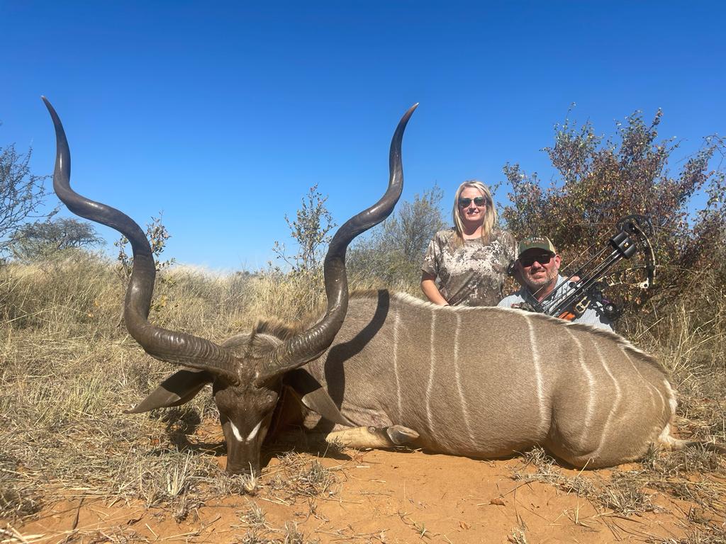 kudu 2 couple bow.jpg