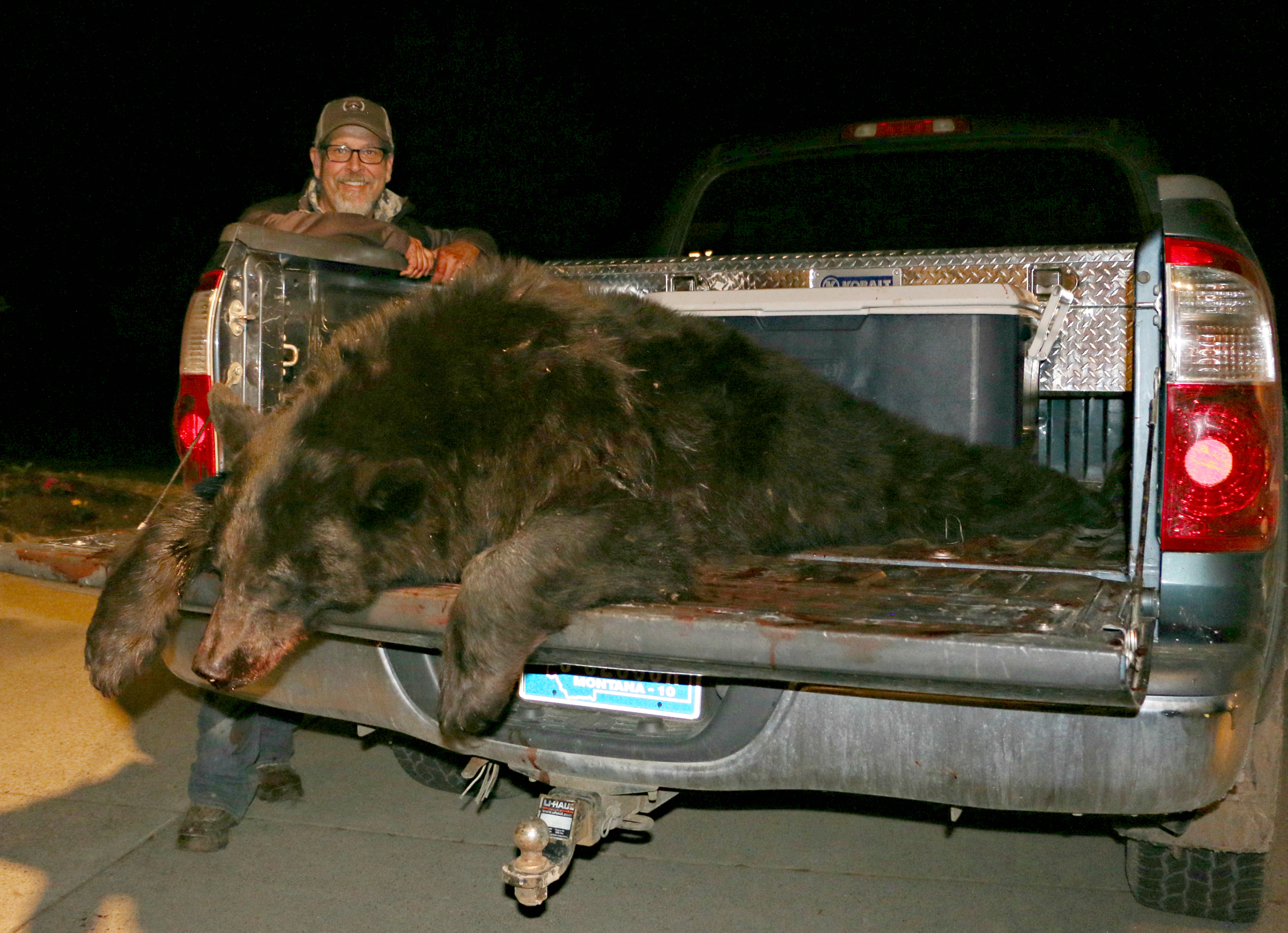 Montana Spring Bear 2106 2 B.jpg