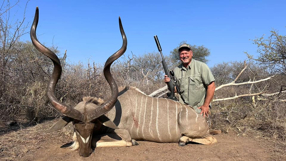 rifle kudu 2 man.jpg