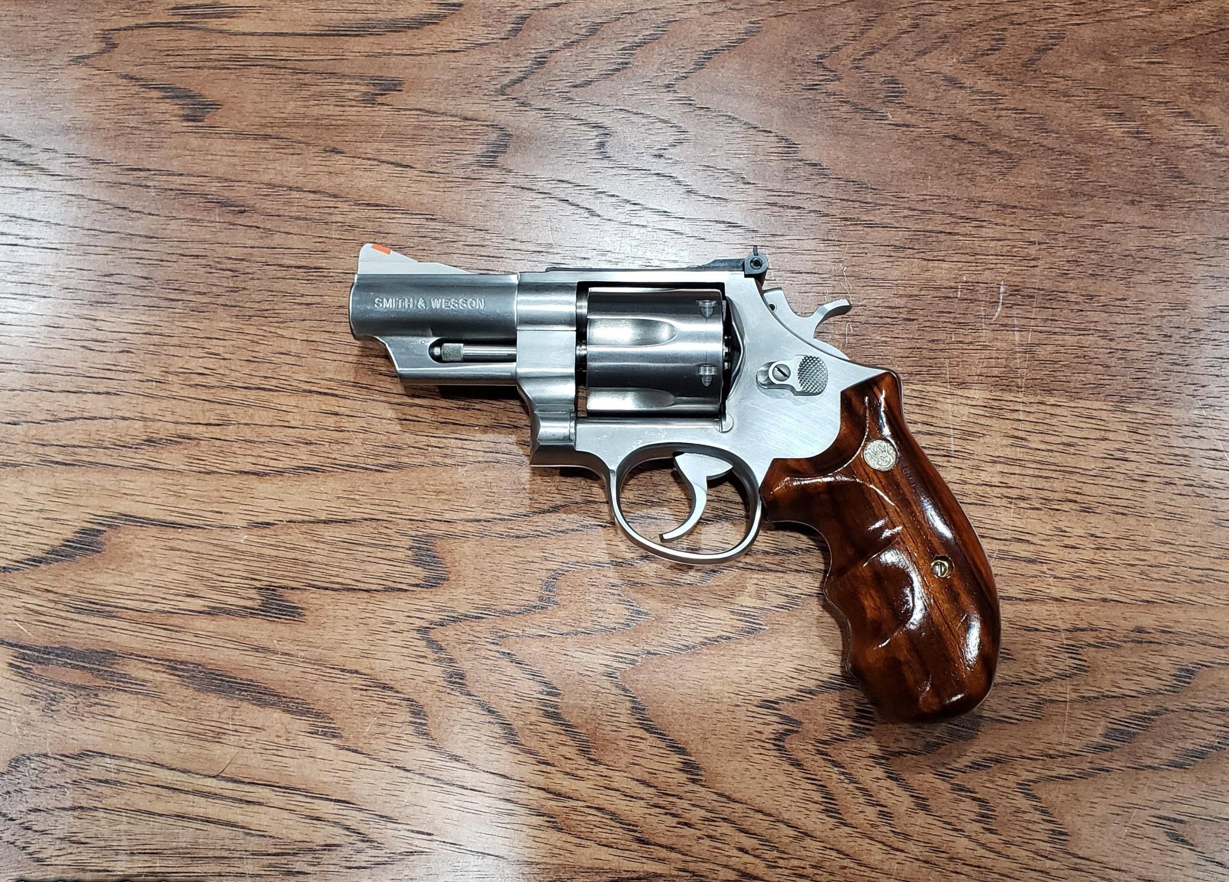 Smith-and-Wesson-Model-657.jpg