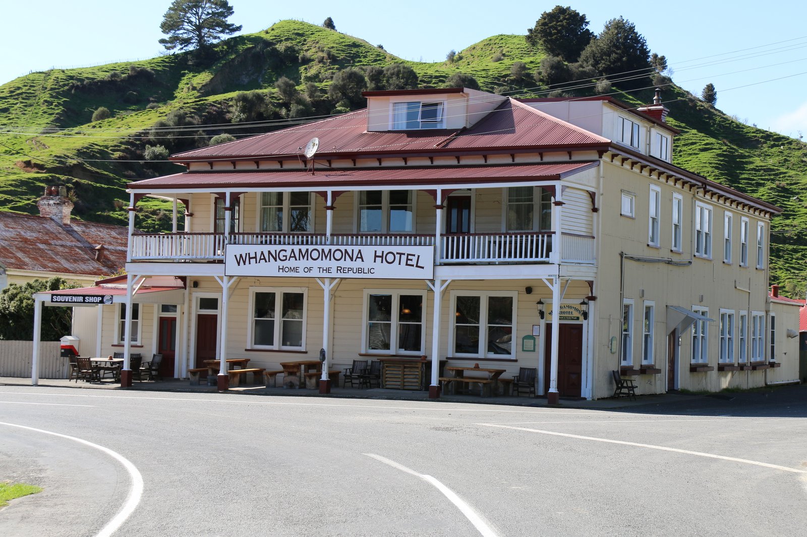 Whangamomona hotel.jpg