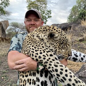 Hunt Leopard in Tanzania
