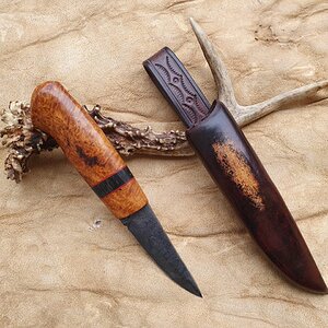 Smaller knife in Safari style