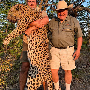 Leopard Hunting South Africa