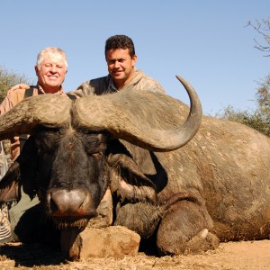 PH Wiaan van der Linde with Wintershoek Johnny Vivier Safaris in SA