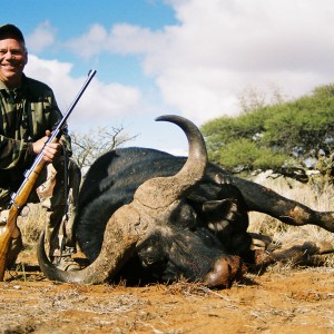 Hunting Buffalo with Wintershoek Johnny Vivier Safaris in SA
