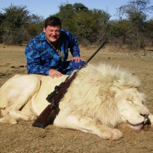 vadim with white lion male 2011