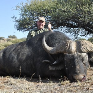 Buffalo hunt with Wintershoek Johnny Vivier Safaris