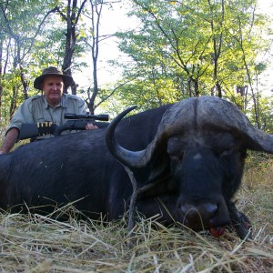 Buffalo hunting in the South Luangwa area of Zambia - 40 inch horns