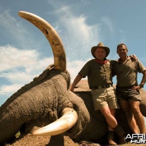 104 pounds tusker with Johan Calitz Safaris in Botswana - PH Willy McDonald