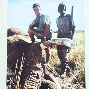Uncle Chris Lyon Hunting Elephant
