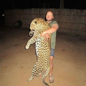 Hunting Zimbabwe Leopard