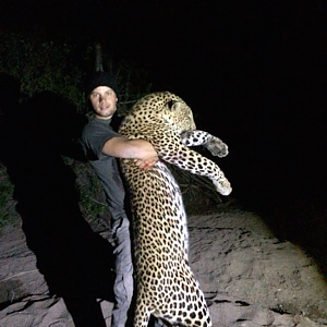 Leopard Hunt Zimbabwe