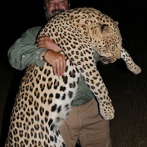 Leopard Hunt Nambia