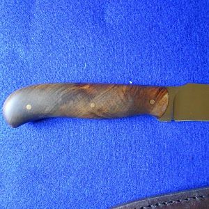 Thumb-notch Skinner with Kauri wood handle