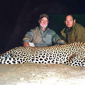 Zimbabwe Hunt Leopard