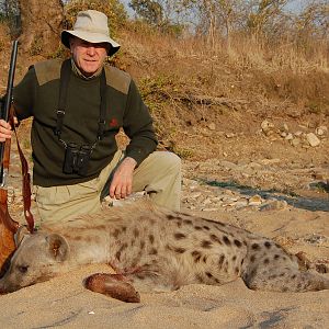 Zimbabwe Hunt Spotted Hyena