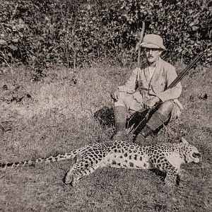 Leopard Hunt in India 1920s