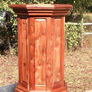 Simple and Rustic Pedestal