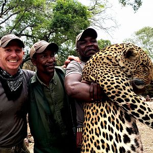 Tanzania Hunt Leopard