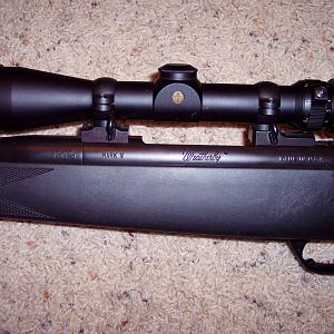 Weatherby Mark V Lightweight Mountain Rifle .30-06 & Leupold VX3 2.5-8x36 Riflescope