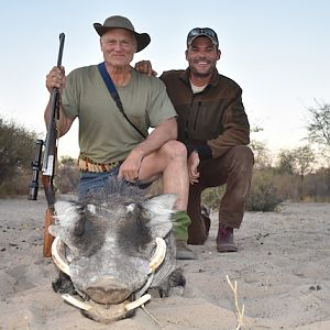Hunt Warthog in Botswana