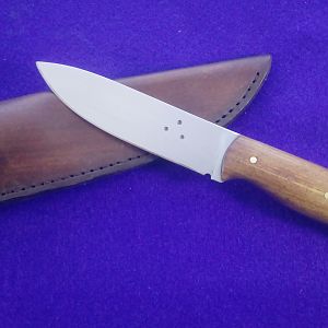Hunter Skinner Knife with Accacia