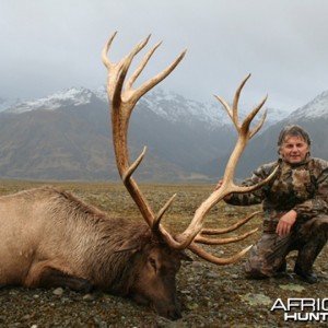 Hunter and Writer J. Alain Smith New Zealand Wapiti