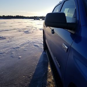 Ice Fishing USA