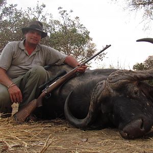 Hunt Cape Buffalo in Zimbabwe