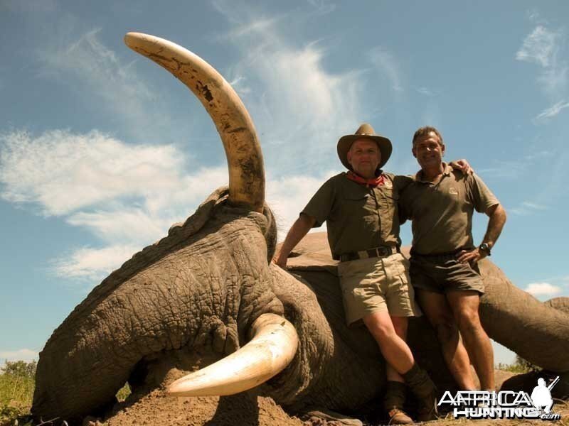 104 pounds tusker with Johan Calitz Safaris in Botswana - PH Willy McDonald