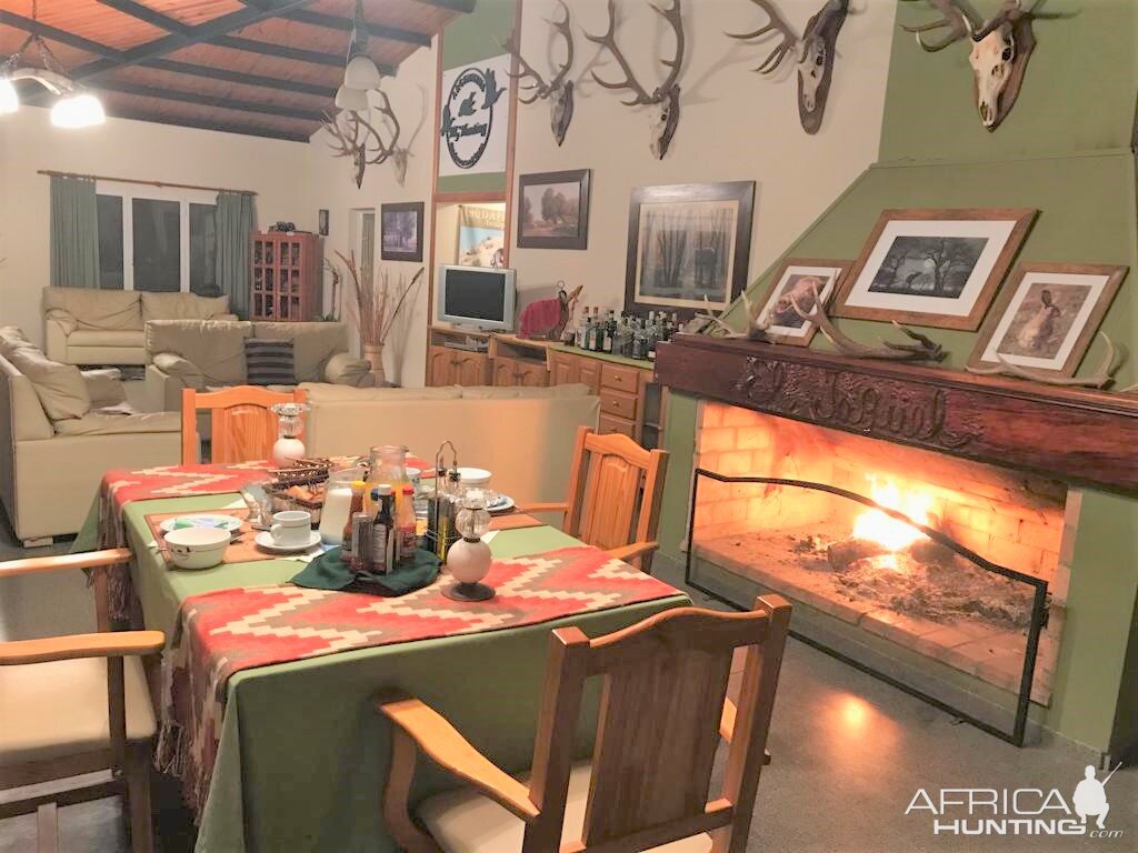 Argentina free-range red stag MG Hunting lodge