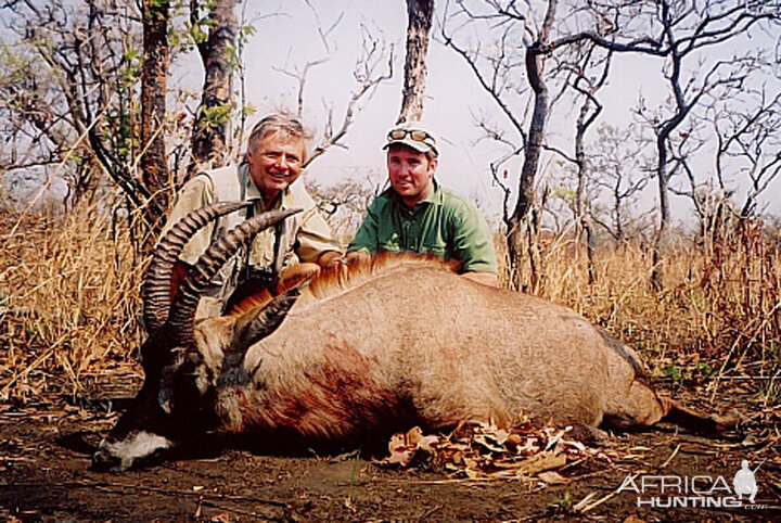 Bela Hidvegi with Roan hunted in Tanzania
