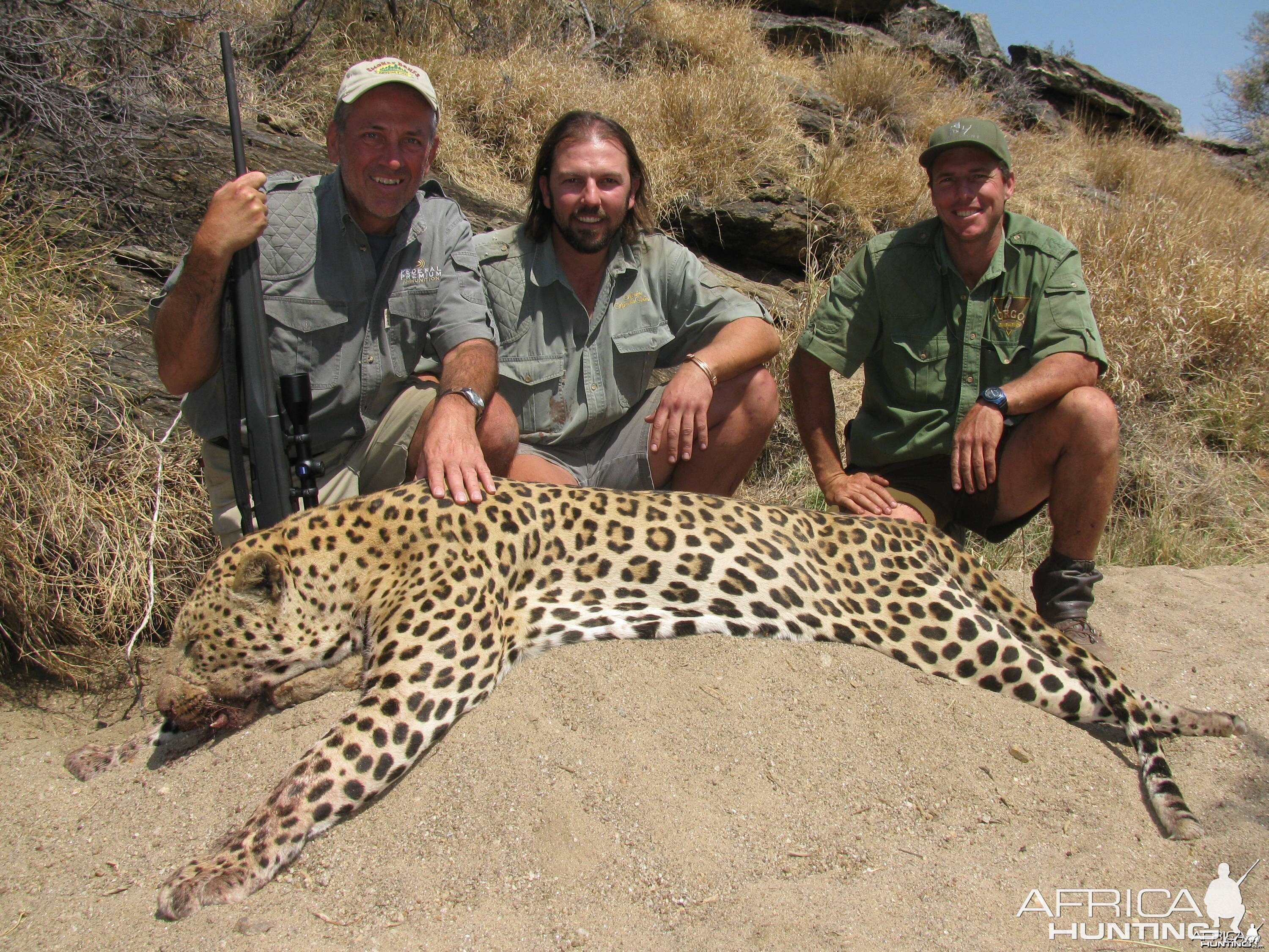 Bob Steger, Jofie Lamprecht and Jan Westdyk with Bob's leopard