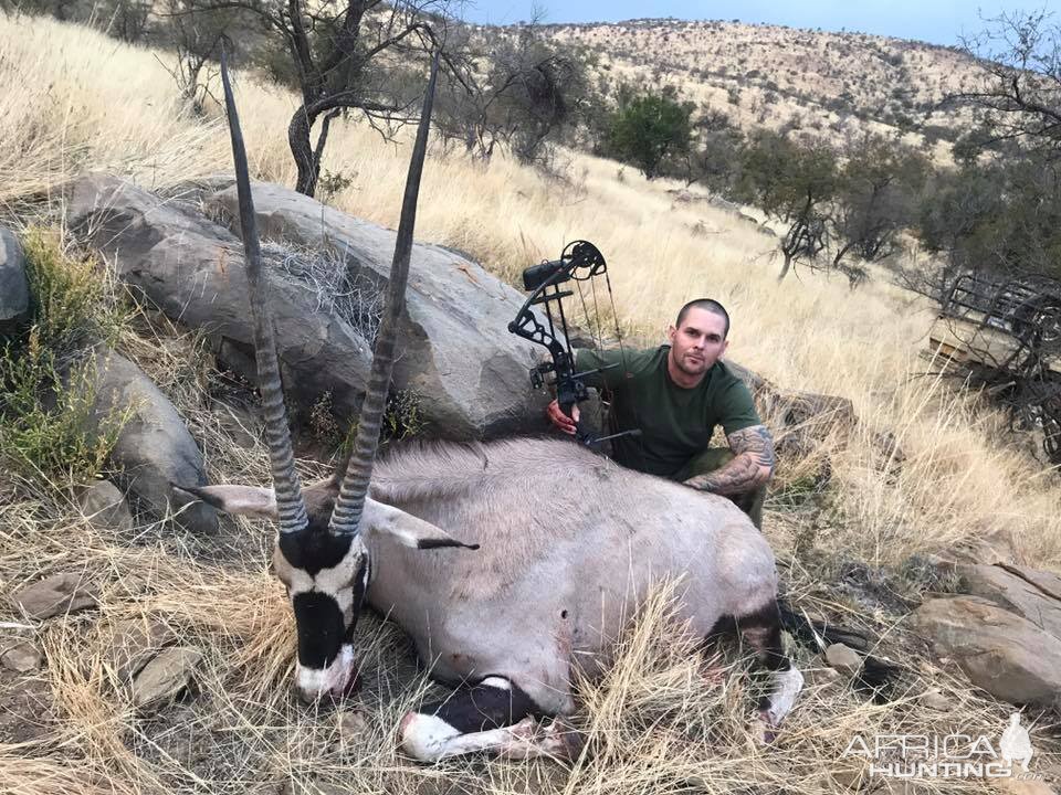 Bow Hunt Gemsbok in Namibia