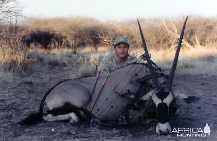 Bowhunting Gemsbok in Namibia