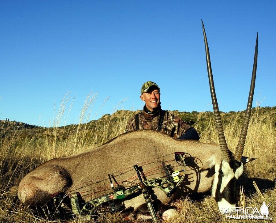 Bowhunting Gemsbuck with Wintershoek Johnny Vivier Safaris in SA