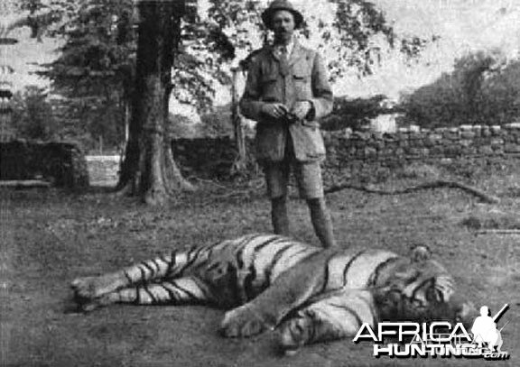 Jim Corbett with the slain Bachelor of Powalgarh