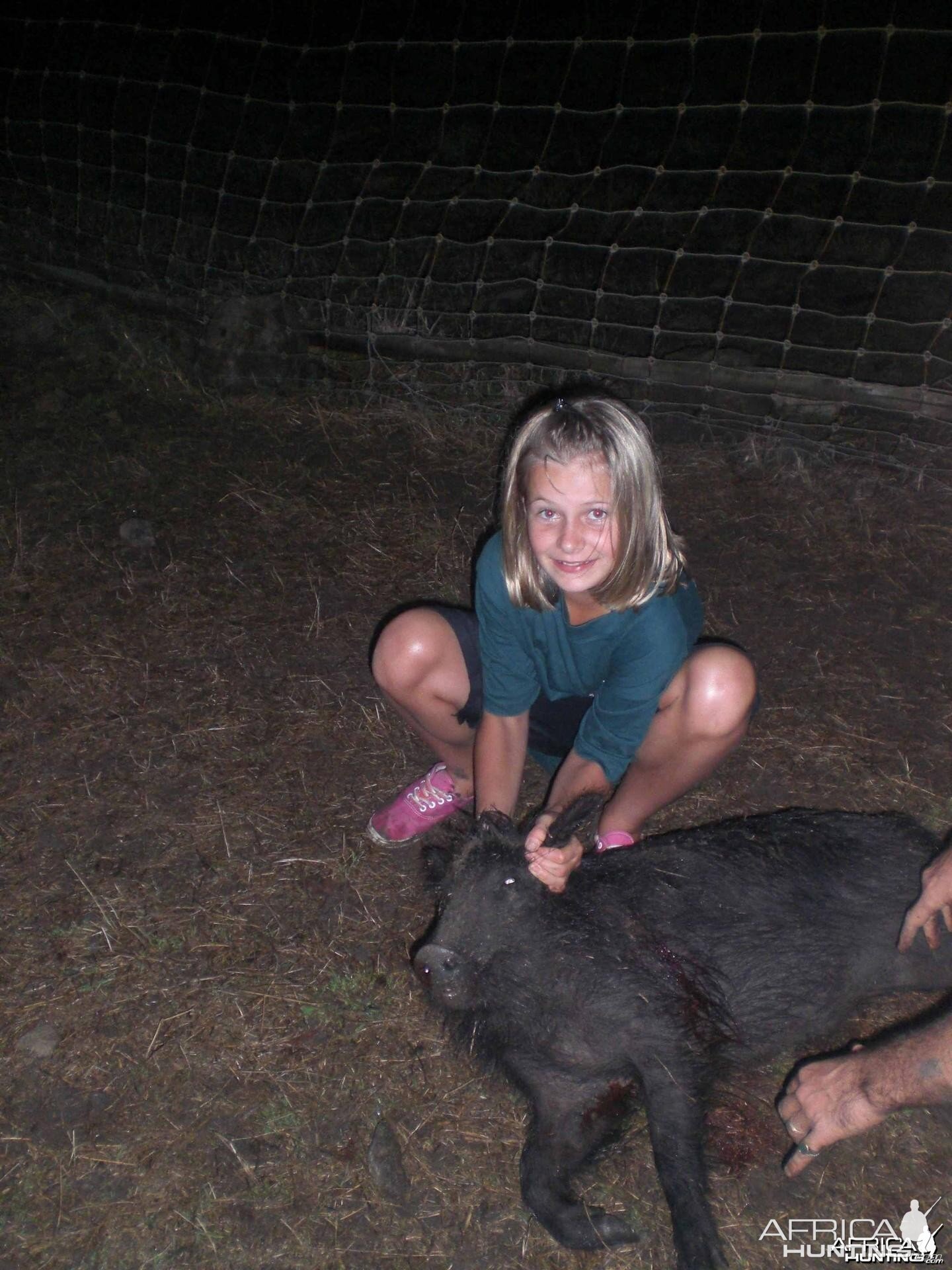 My daughter's wild boar shot at 164 meters standing, not bad!