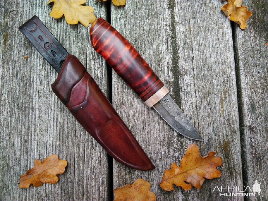 Neckers & smaller Knives of Scandinavian type